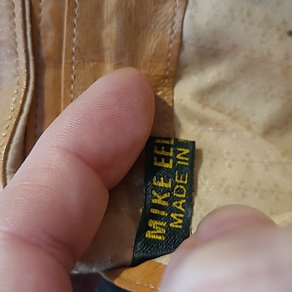 Genuine EEL wallet Made in Korea tan incredibly soft in good preloved condition - Picture 8 of 13